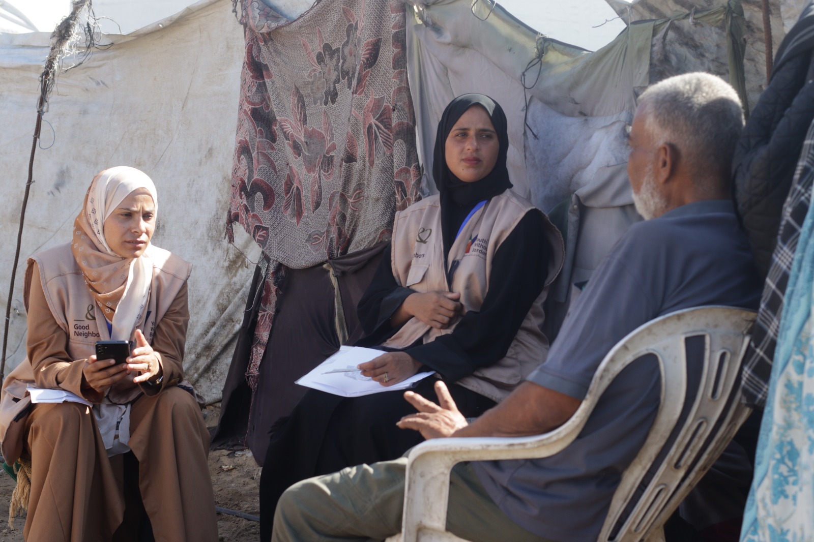 Life with Dignity: Emergency Water and Cash Relief for Displaced
Gaza Communities - gallery image 1