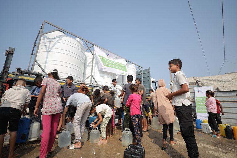 Life with Dignity: Emergency Water and Cash Relief for Displaced
Gaza Communities